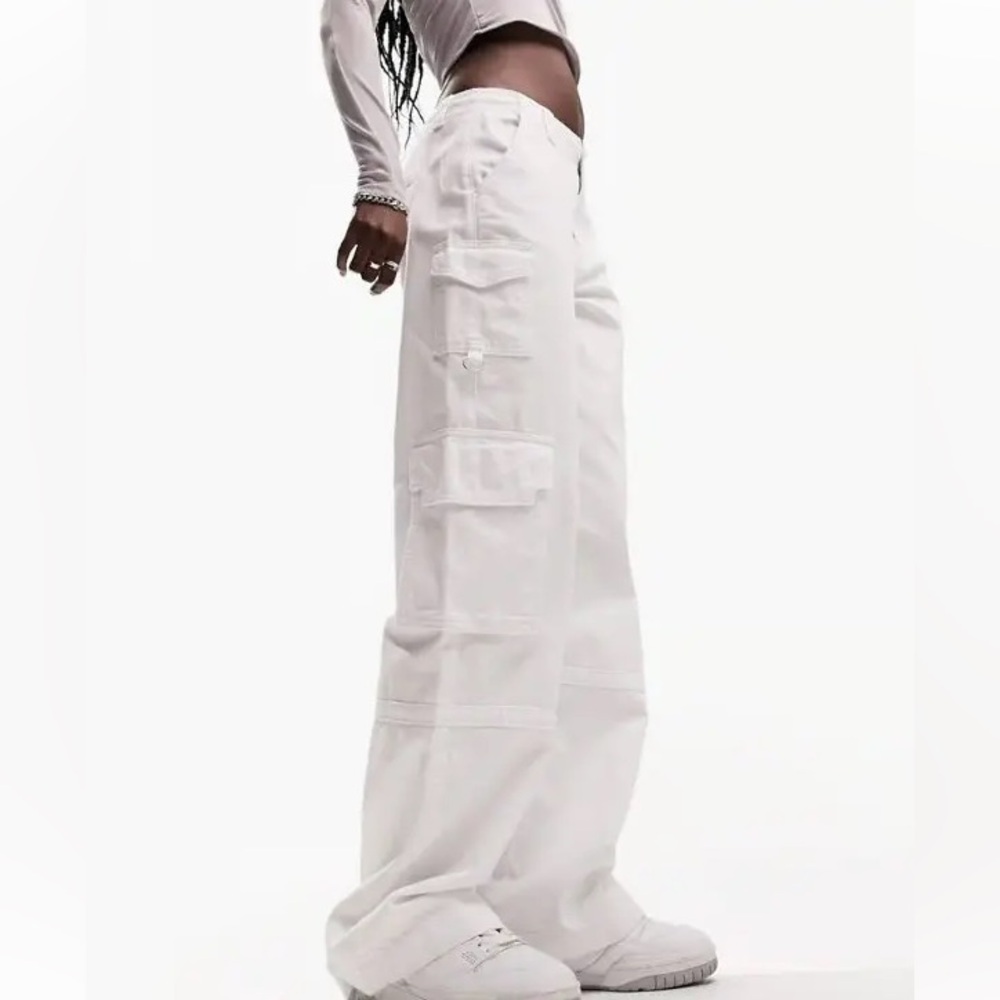 NWOT Asos Design Ultimate Cargo Jeans | Size 22/36” & length 30” | White